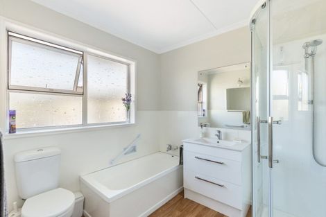 Photo of property in 38 Wairau Road, Oakura, 4314