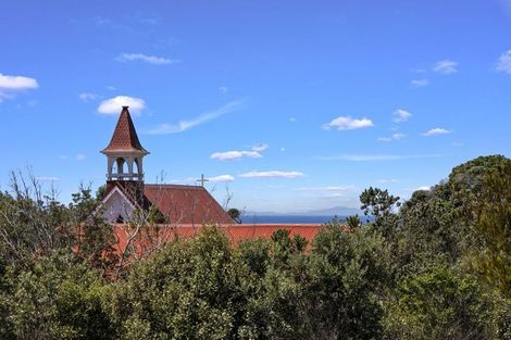 Photo of property in 4 Puriri Avenue, Leigh, 0985