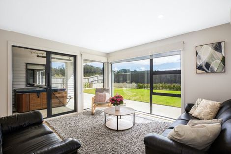 Photo of property in 194 Navigation Drive, Whitby, Porirua, 5024
