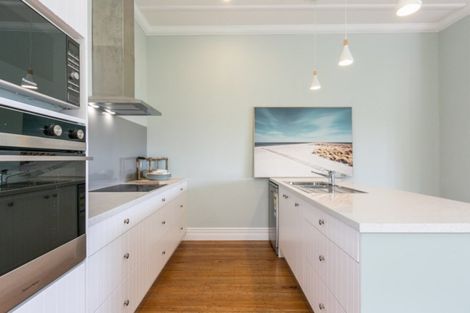 Photo of property in 5 Kowhai Road, Bluff Hill, Napier, 4110