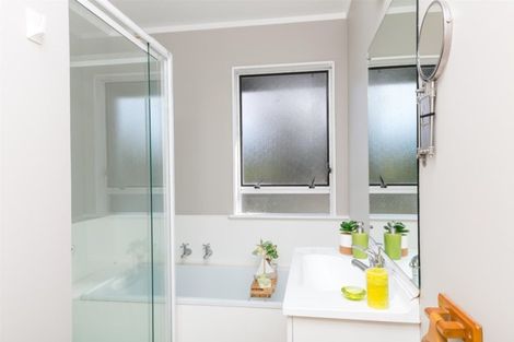 Photo of property in 68 Cunliffe Street, Churton Park, Wellington, 6037