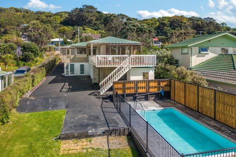 Photo of property in 27 Rawhiti Road, Pukerua Bay, Porirua, 5026