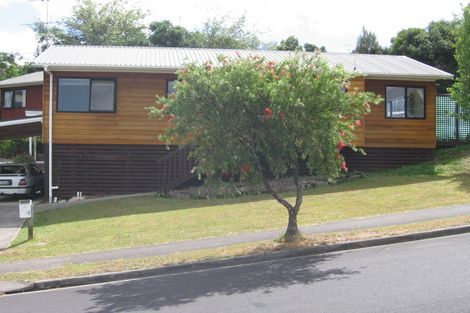 Photo of property in 1/13 Witheford Drive, Bayview, Auckland, 0629