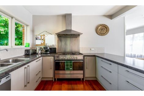 Photo of property in 52 Sylvan Crescent, Te Atatu South, Auckland, 0610