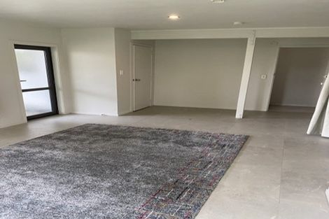 Photo of property in 2/4 Penning Road, Castor Bay, Auckland, 0620