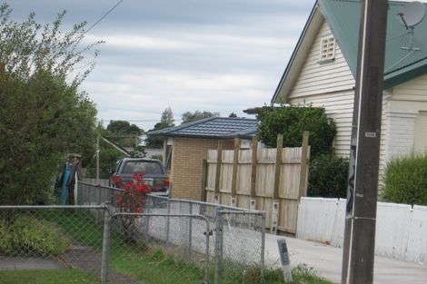 Photo of property in 23a Archibald Road, Kelston, Auckland, 0602