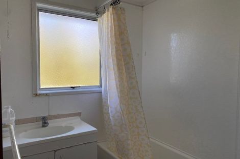 Photo of property in 2/48 Archmillen Avenue, Pakuranga Heights, Auckland, 2010
