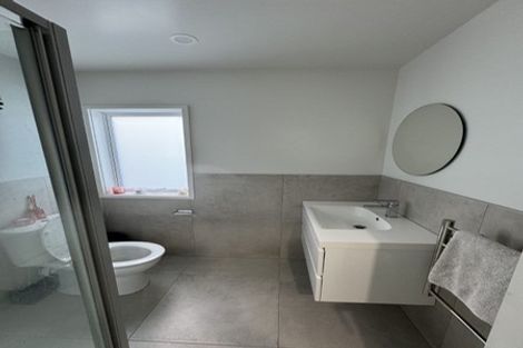 Photo of property in 60 Roberts Road, Matakatia, Whangaparaoa, 0930