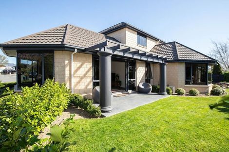 Photo of property in 2 Armour Place, Halswell, Christchurch, 8025