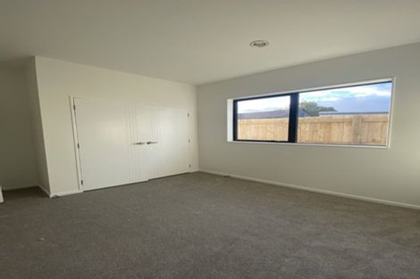 Photo of property in 37 Seaward Place, Wattle Downs, Auckland, 2103