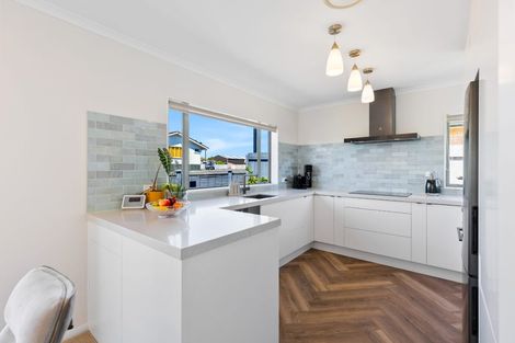 Photo of property in 19 Francis Skinner Place, Orewa, 0931
