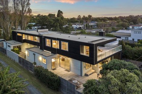 Photo of property in 37 Laurence Street, Manly, Whangaparaoa, 0930