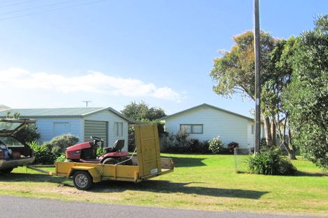 Photo of property in 93 Riverview Road, Cooks Beach, Whitianga, 3591