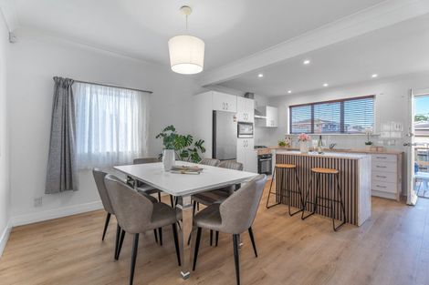 Photo of property in 44 Rimu Street, New Lynn, Auckland, 0600