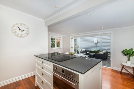 Photo of property in 28 Cardwell Street, Onehunga, Auckland, 1061