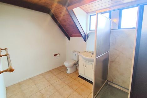 Photo of property in 56 Archibald Road, Kelston, Auckland, 0602