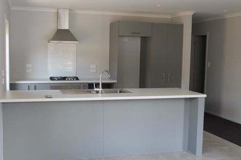 Photo of property in 2/18 Onukutara Place, Huntington, Hamilton, 3281