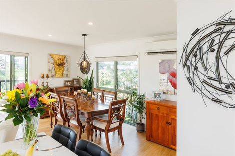 Photo of property in 121 Cashmere Drive, Fitzherbert, Palmerston North, 4410