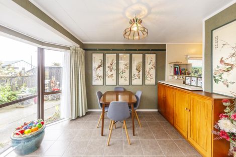 Photo of property in 14 Willowstream Grove, Cloverlea, Palmerston North, 4412