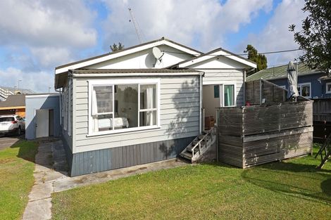 Photo of property in 1/9 Clayburn Road, Glen Eden, Auckland, 0602