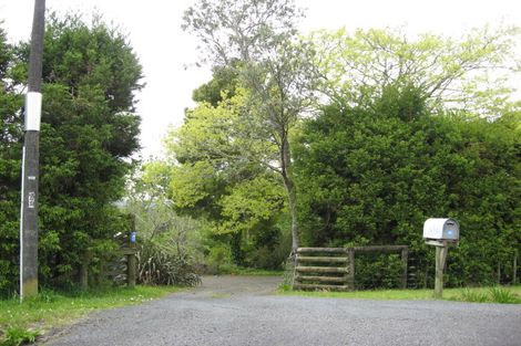Photo of property in 107 Puke Road, Kumeu, 0891