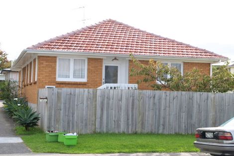 Photo of property in 1/165 Wellington Street, Howick, Auckland, 2014