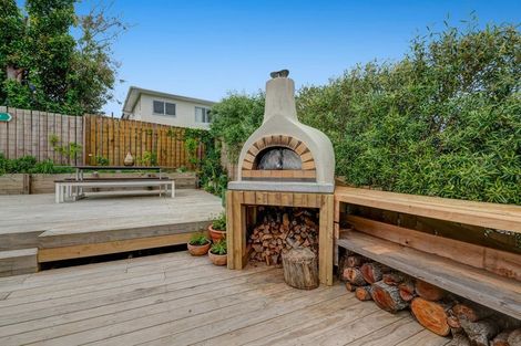 Photo of property in 10 St James Avenue, Helensville, 0800