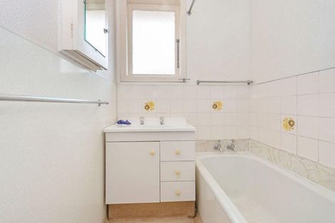 Photo of property in 11 Poto Street, Te Atatu South, Auckland, 0610