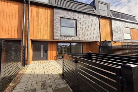 Photo of property in 2/1 Scott Road, Hobsonville, Auckland, 0616