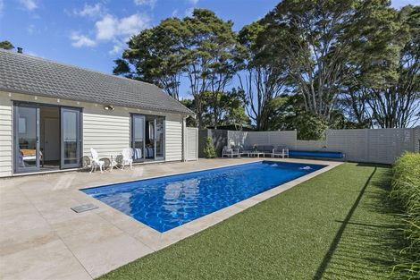 Photo of property in 251 Kaipara Road, Papakura, 2582