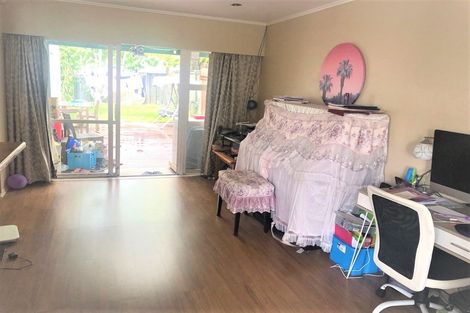 Photo of property in 1 Rosalind Road, Glenfield, Auckland, 0629