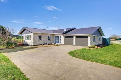 Photo of property in 131 Tiromoana Road, Maata, Eltham, 4398
