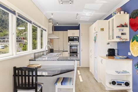 Photo of property in 7a Russell Street, Picton, 7220