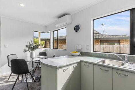 Photo of property in Redwood Village, 25/42 Main Road, Tawa, Wellington, 5028