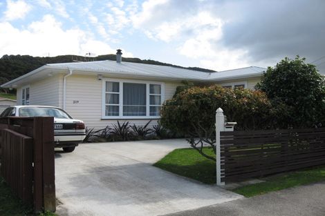 Photo of property in 239 Wellington Road, Wainuiomata, Lower Hutt, 5014