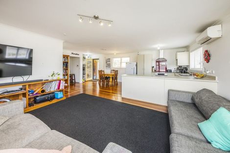 Photo of property in 1 Buller Crescent, Manurewa, Auckland, 2102