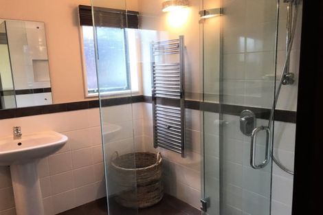 Photo of property in 1/39 Brigantine Drive, Beach Haven, Auckland, 0626