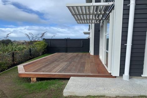 Photo of property in 30 Taitonga Lane, Stanmore Bay, Whangaparaoa, 0932