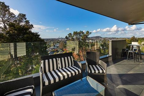 Photo of property in 15a Sadgrove Terrace, Mount Albert, Auckland, 1025