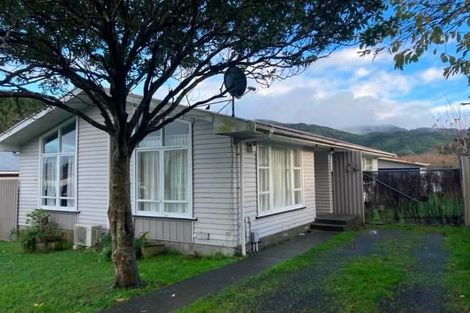 Photo of property in 61 Parenga Street, Wainuiomata, Lower Hutt, 5014