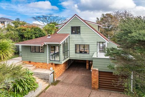 Photo of property in 3 Tranquil Glade, Hillcrest, Auckland, 0627