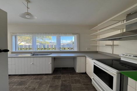 Photo of property in 11 Oroua Street, Eastbourne, Lower Hutt, 5013