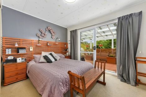 Photo of property in 18 Vista Crescent, Maoribank, Upper Hutt, 5018