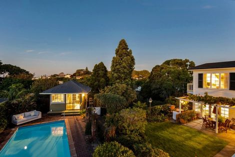 Photo of property in 91 Belt Road, New Plymouth, 4310