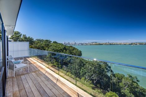 Photo of property in 2/26 Tizard Road, Birkenhead, Auckland, 0626