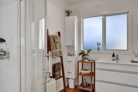 Photo of property in 2/30 Hamblyn Street, Strandon, New Plymouth, 4312