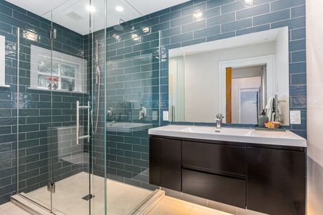 Photo of property in 68 Northland Road, Northland, Wellington, 6012