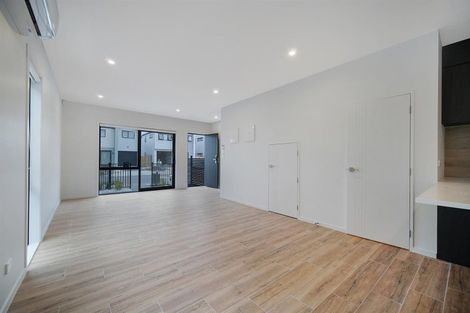 Photo of property in 1 Aramata Road, Papakura, 2110