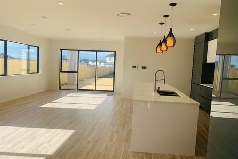 Photo of property in 45 Drumconnell Drive, Flat Bush, Auckland, 2019