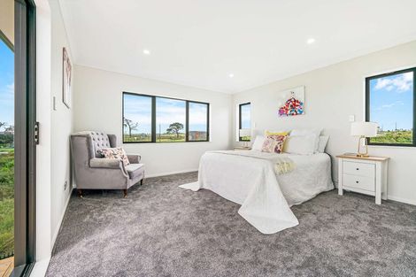 Photo of property in 5 Seagreen Avenue, Rosehill, Papakura, 2113